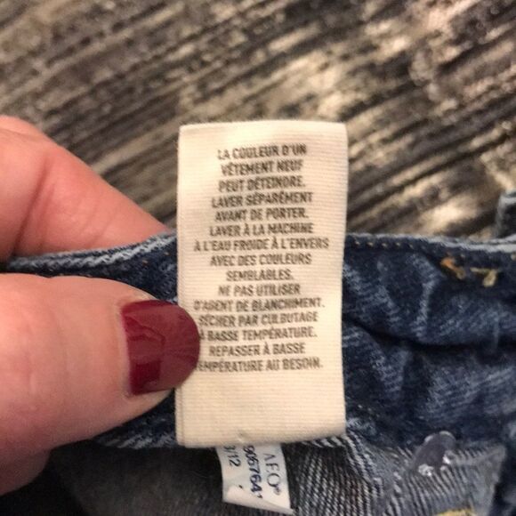 Cute American Eagle jeans shorts - Picture 2 of 6